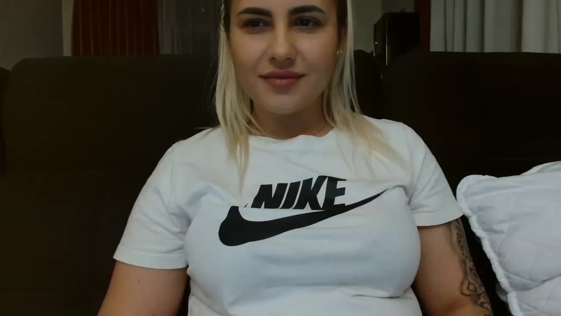 Gallery image thumbnail from MissDafina's myfreecams stream on, 05/23/2023, 19:22 image 18 of 20