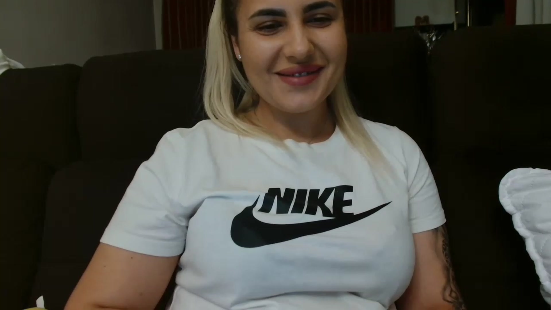 Gallery image thumbnail from MissDafina's myfreecams stream on, 05/23/2023, 19:22 image 17 of 20