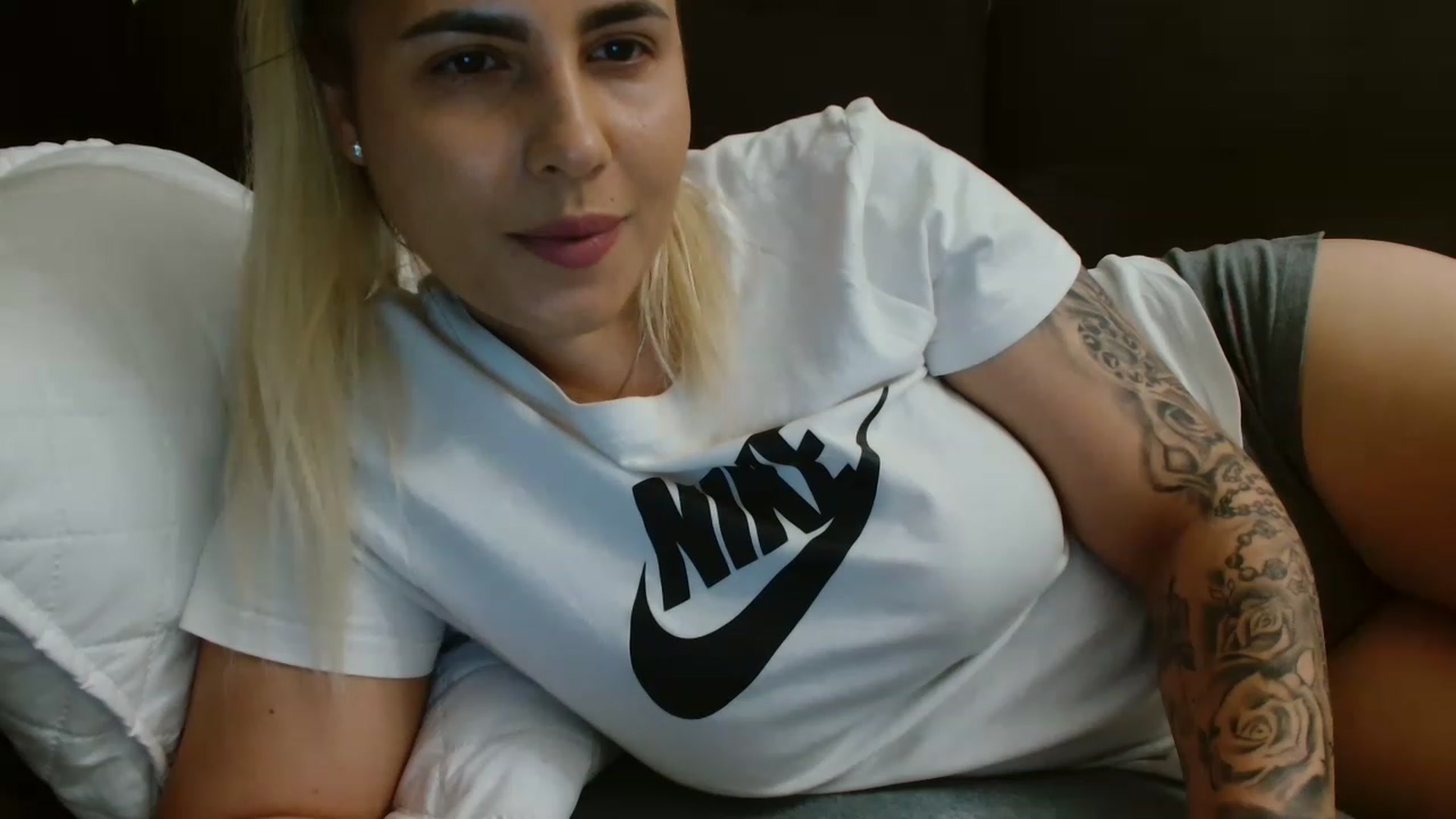 Gallery image thumbnail from MissDafina's myfreecams stream on, 05/23/2023, 21:03 image 8 of 20