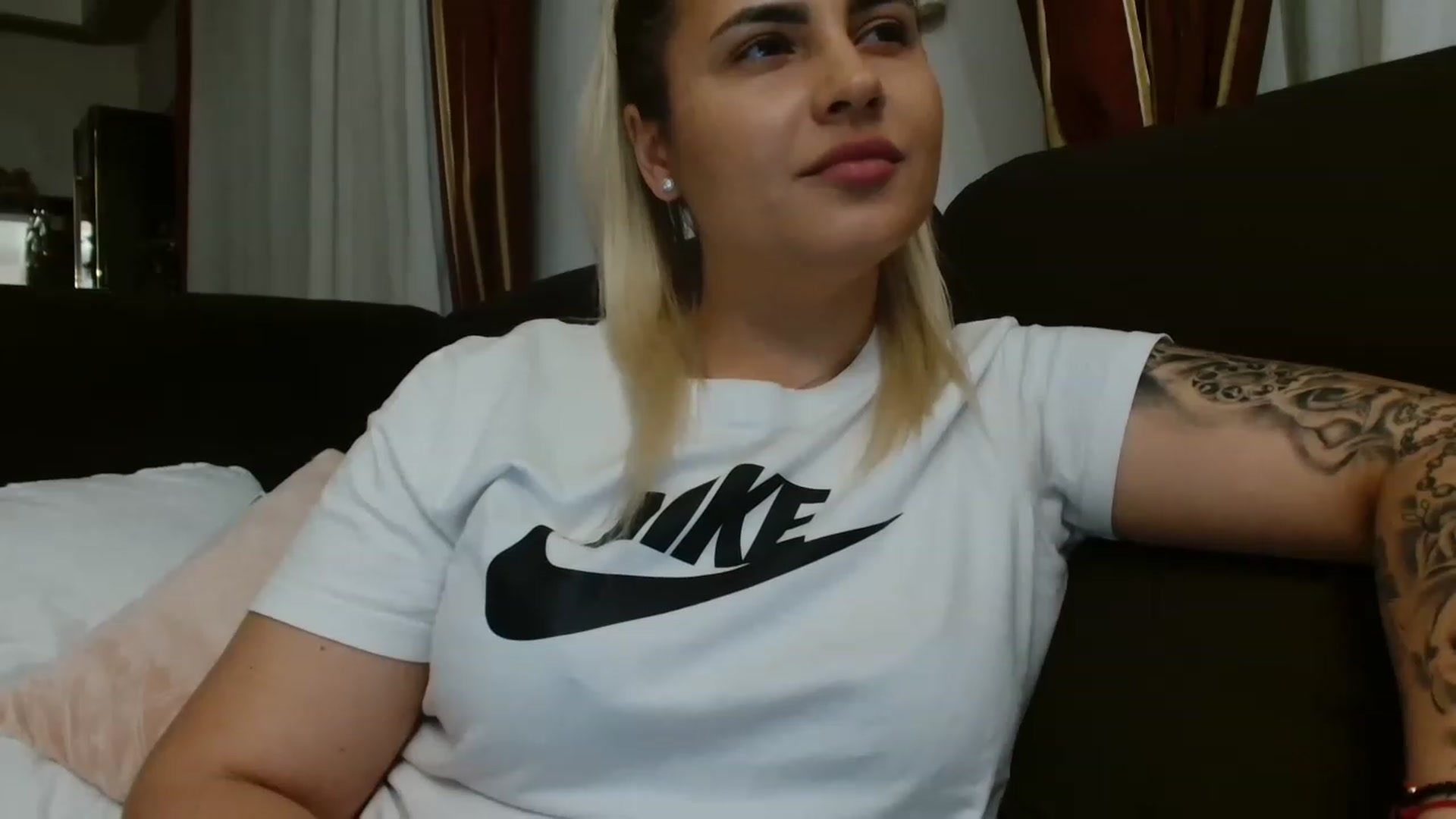 Gallery image thumbnail from MissDafina's myfreecams stream on, 05/23/2023, 21:03 image 12 of 20