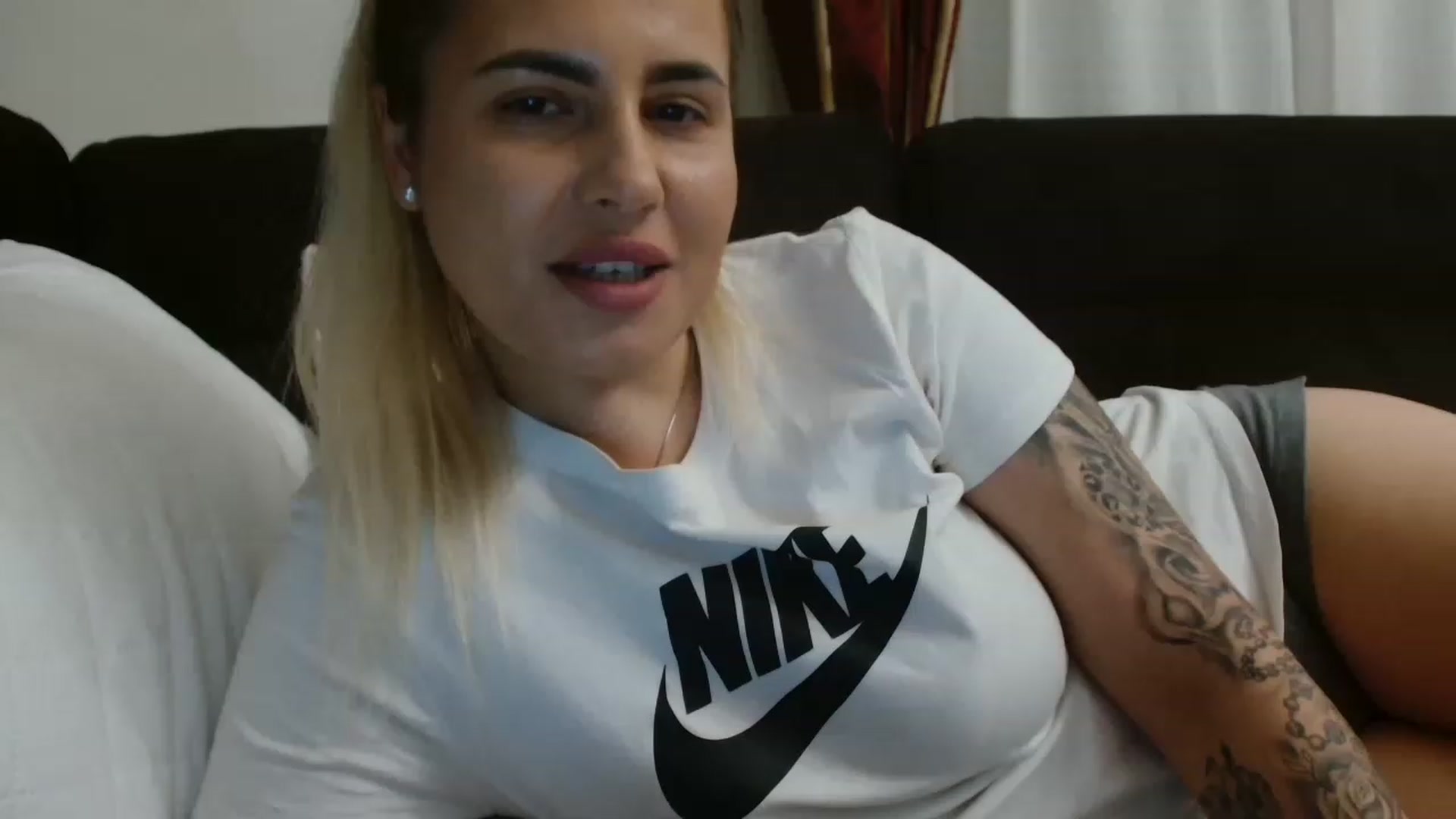 Gallery image thumbnail from MissDafina's myfreecams stream on, 05/23/2023, 21:03 image 18 of 20