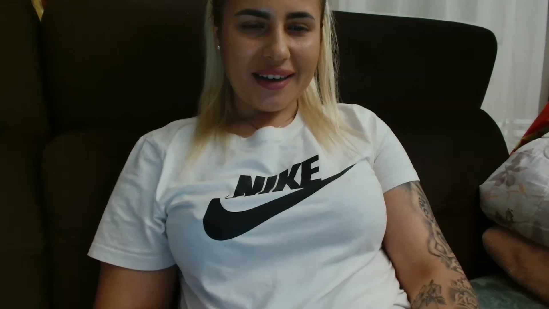 Gallery image thumbnail from MissDafina's myfreecams stream on, 05/23/2023, 21:03 image 15 of 20