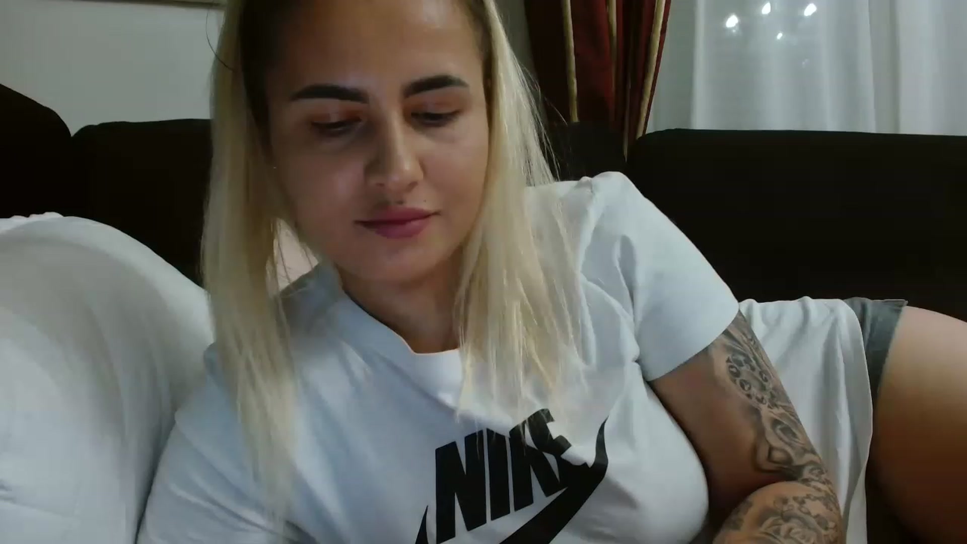 Gallery image thumbnail from MissDafina's myfreecams stream on, 05/23/2023, 21:03 image 6 of 20