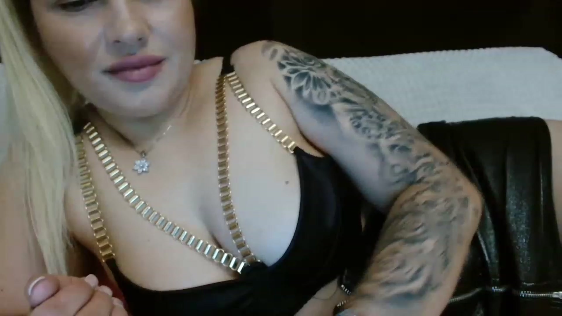 Gallery image thumbnail from MissDafina's myfreecams stream on, 06/01/2023, 01:12 image 5 of 20