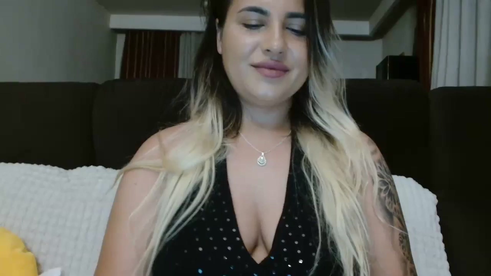 Gallery image thumbnail from MissDafina's myfreecams stream on, 08/23/2023, 22:11 image 9 of 20