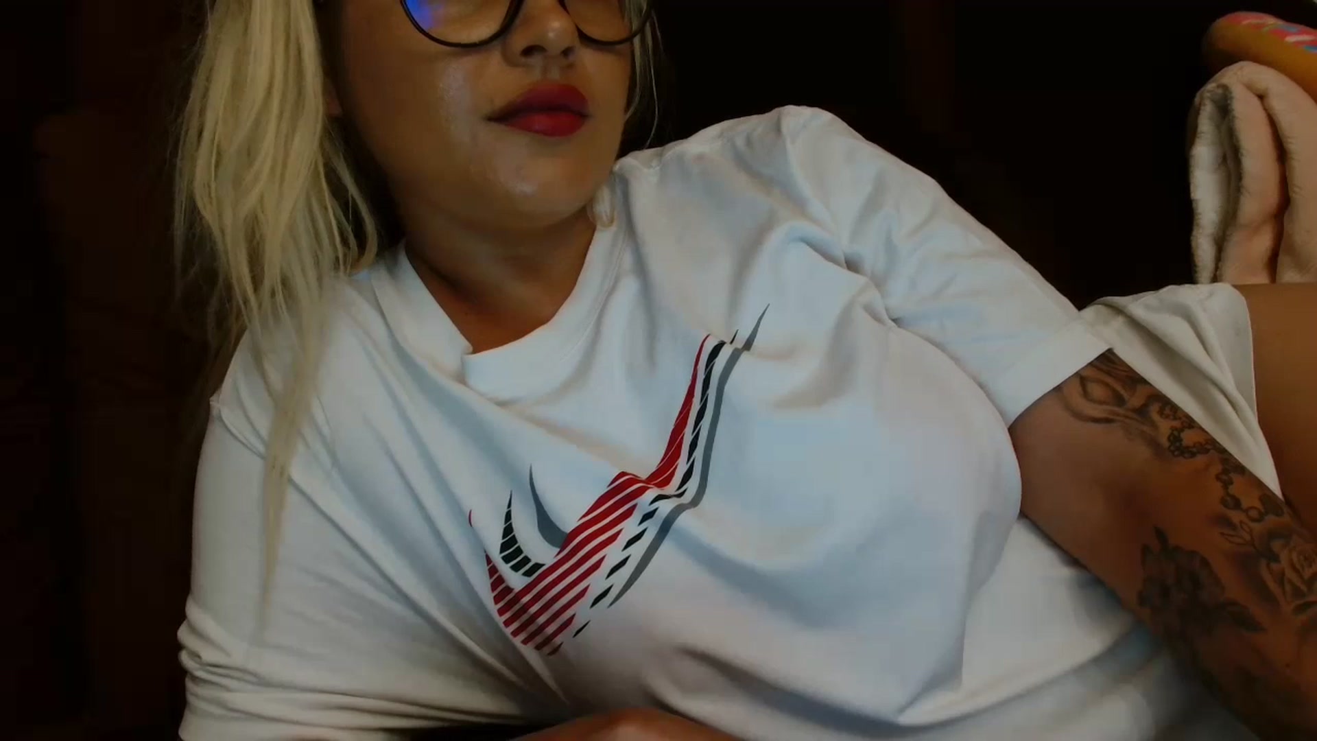 Gallery image thumbnail from MissDafina's myfreecams stream on, 08/24/2023, 22:20 image 3 of 20