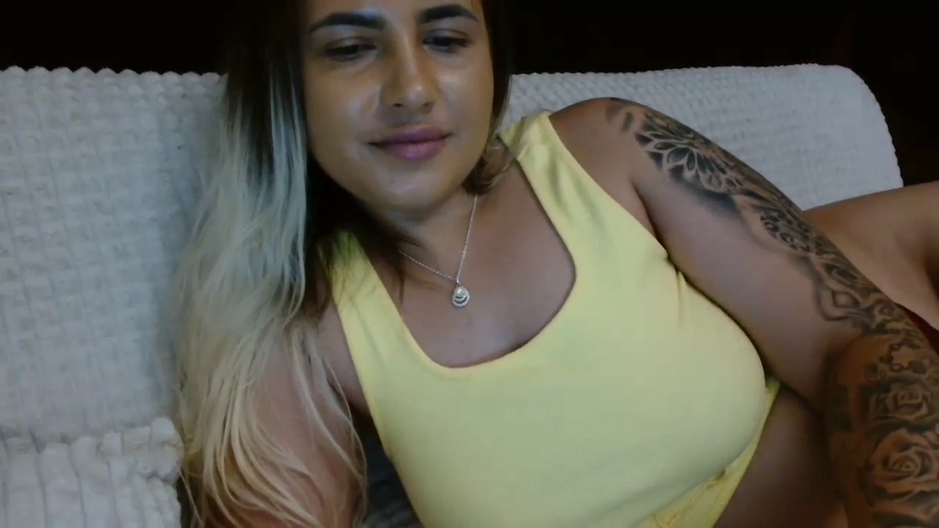 Gallery image thumbnail from MissDafina's myfreecams stream on, 08/26/2023, 23:57 image 11 of 20