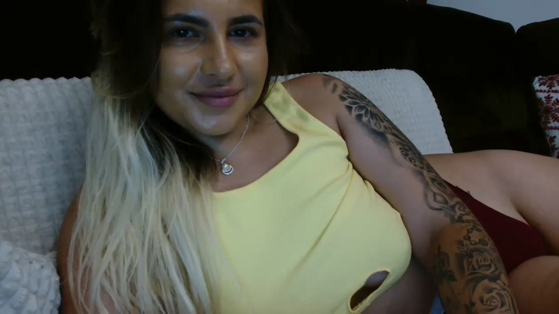Gallery image thumbnail from MissDafina's myfreecams stream on, 08/27/2023, 01:18 image 18 of 20
