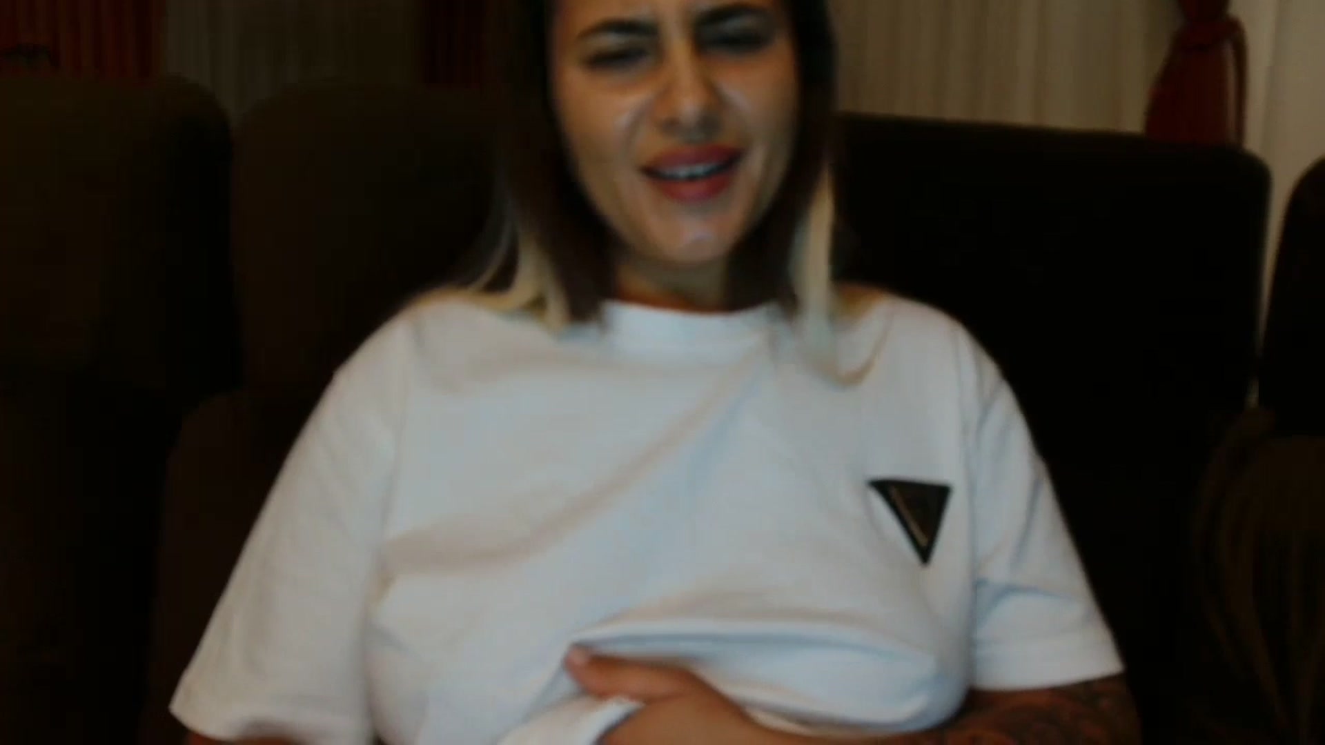 Gallery image thumbnail from MissDafina's myfreecams stream on, 10/23/2023, 23:41 image 18 of 20