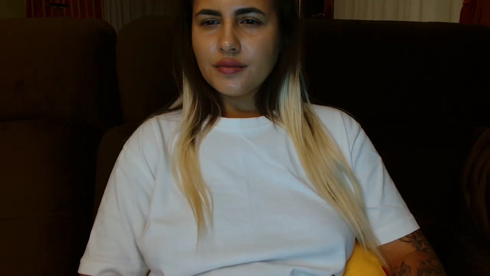 Gallery image thumbnail from MissDafina's myfreecams stream on, 10/23/2023, 23:41 image 9 of 20
