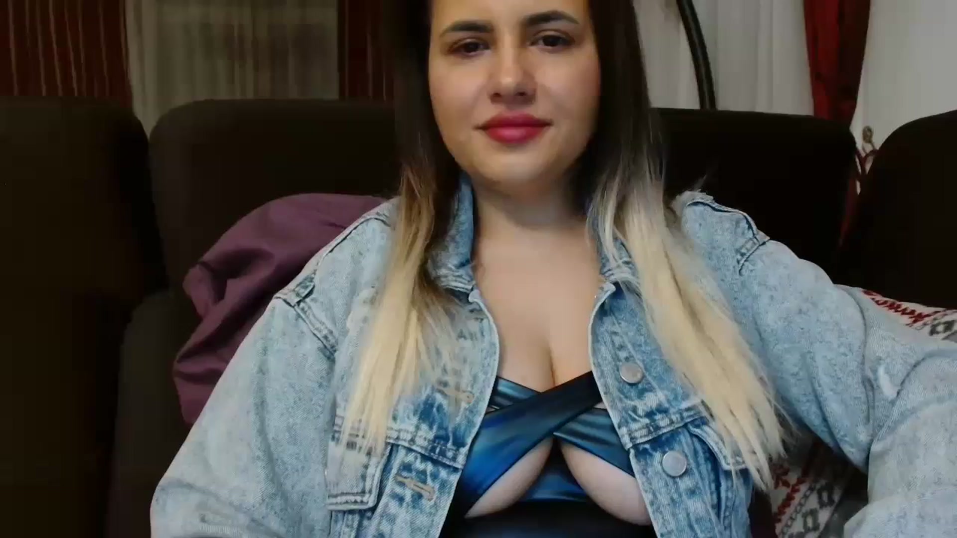 Gallery image thumbnail from MissDafina's myfreecams stream on, 02/15/2024, 21:47 image 1 of 20