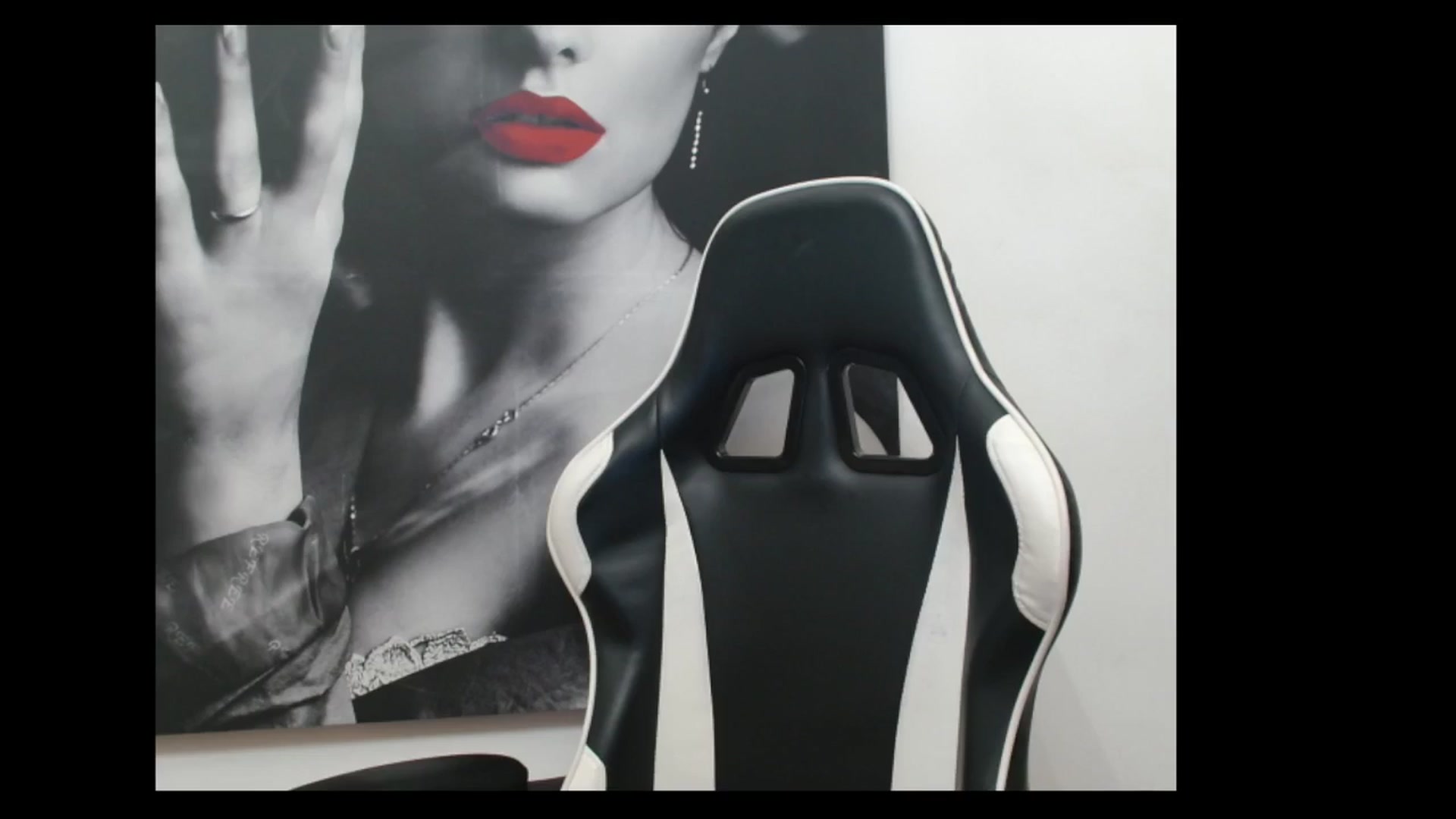 Gallery image thumbnail from MissDafina's myfreecams stream on, 10/06/2024, 22:20 image 14 of 20