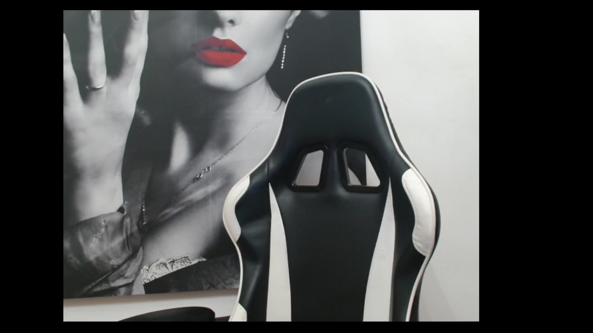 Gallery image thumbnail from MissDafina's myfreecams stream on, 10/06/2024, 22:20 image 13 of 20