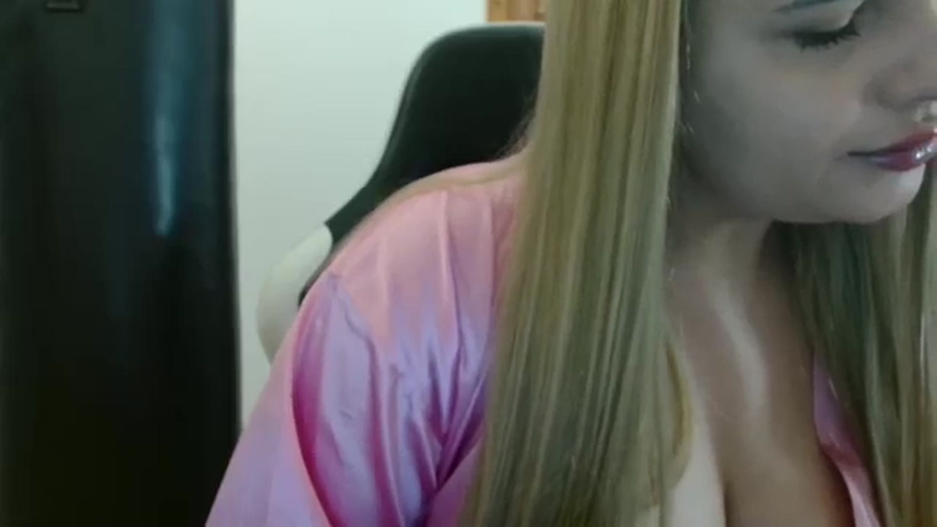 Gallery image thumbnail from MissDafina's myfreecams stream on, 03/15/2026, 12:27 image 17 of 20
