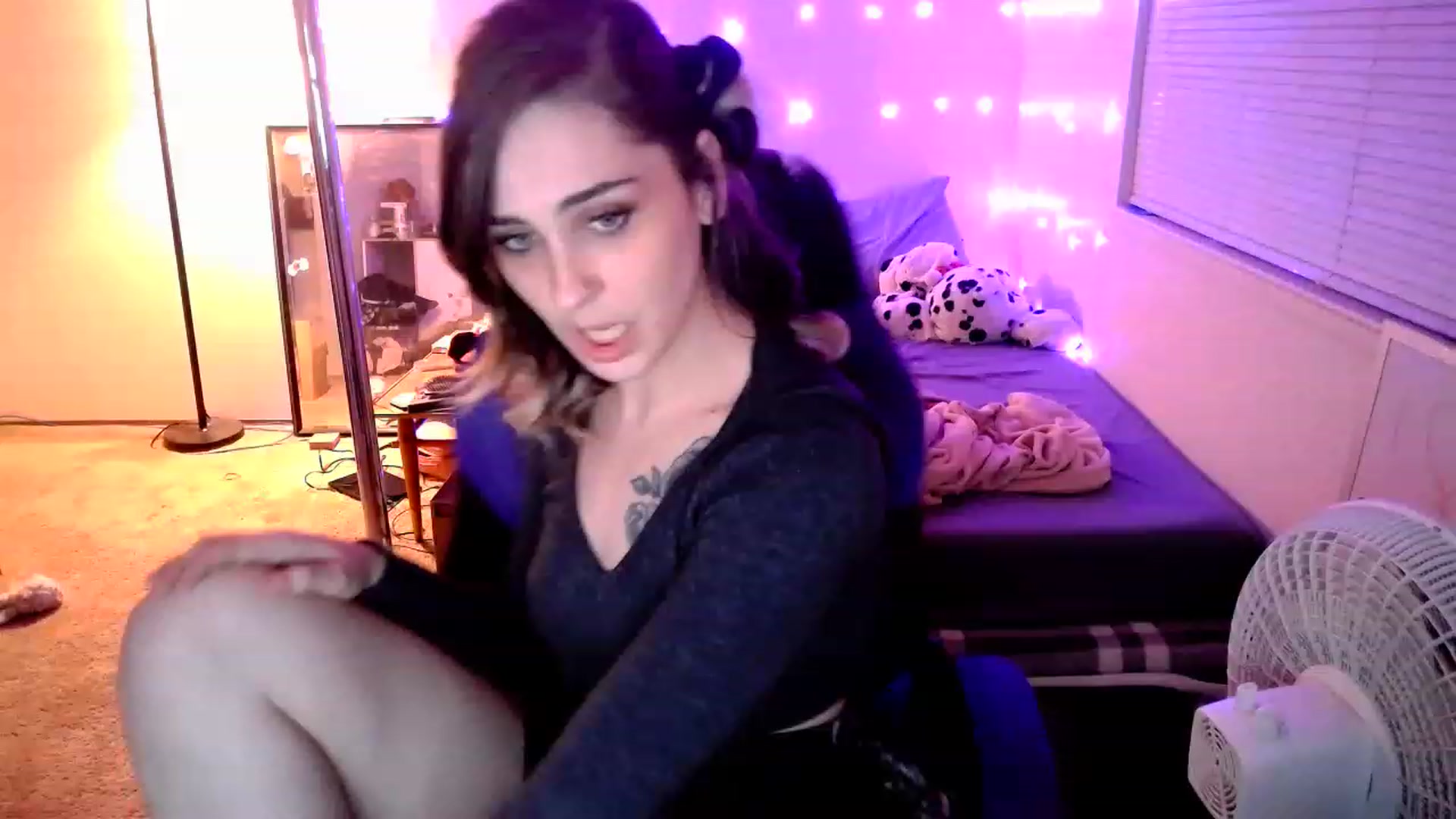 Gallery image thumbnail from MissDaliah's myfreecams stream on, 11/29/2022, 08:40 image 18 of 20