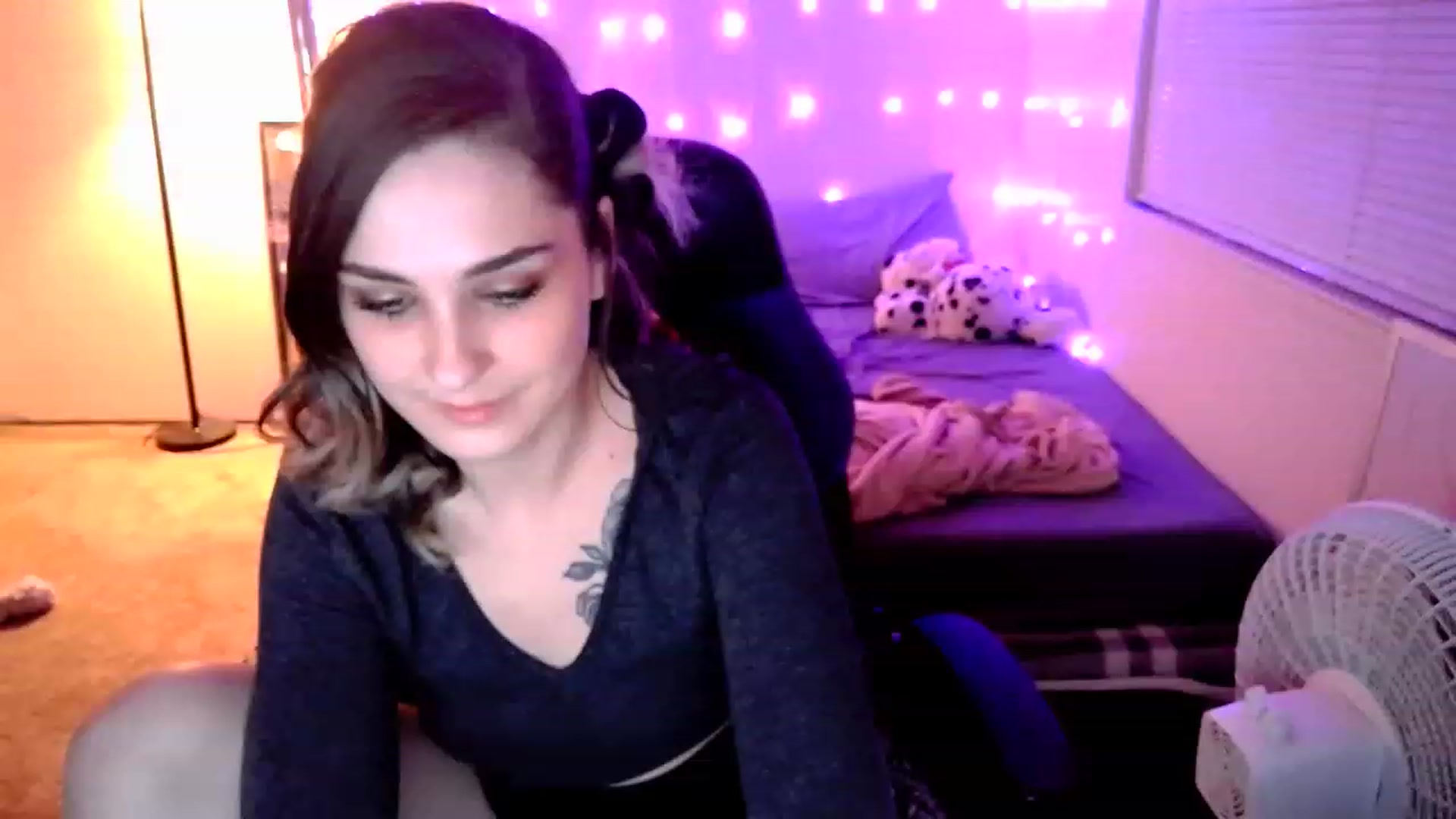 Gallery image thumbnail from MissDaliah's myfreecams stream on, 11/29/2022, 08:40 image 17 of 20