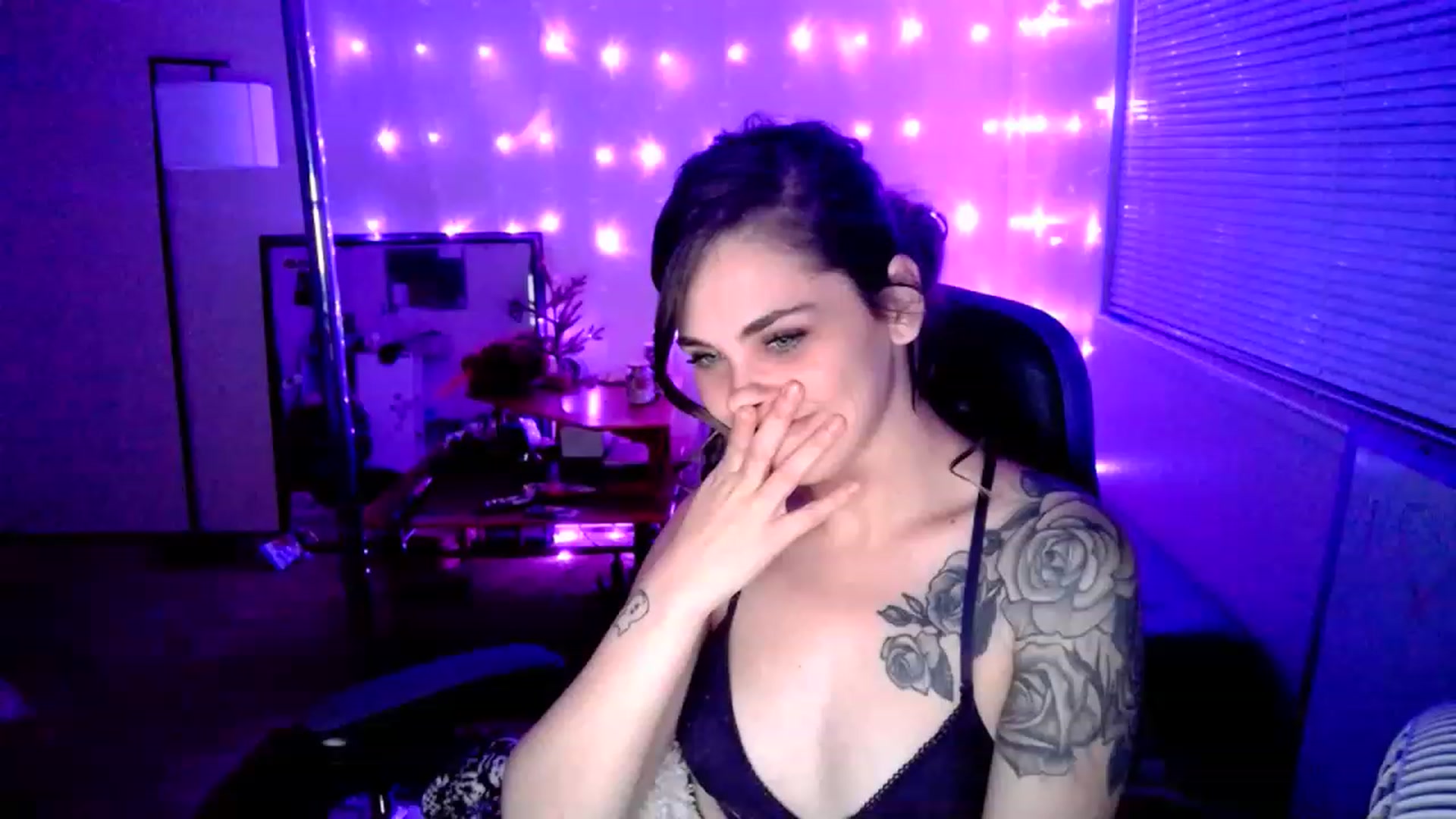 Gallery image thumbnail from MissDaliah's myfreecams stream on, 12/11/2022, 08:17 image 11 of 20