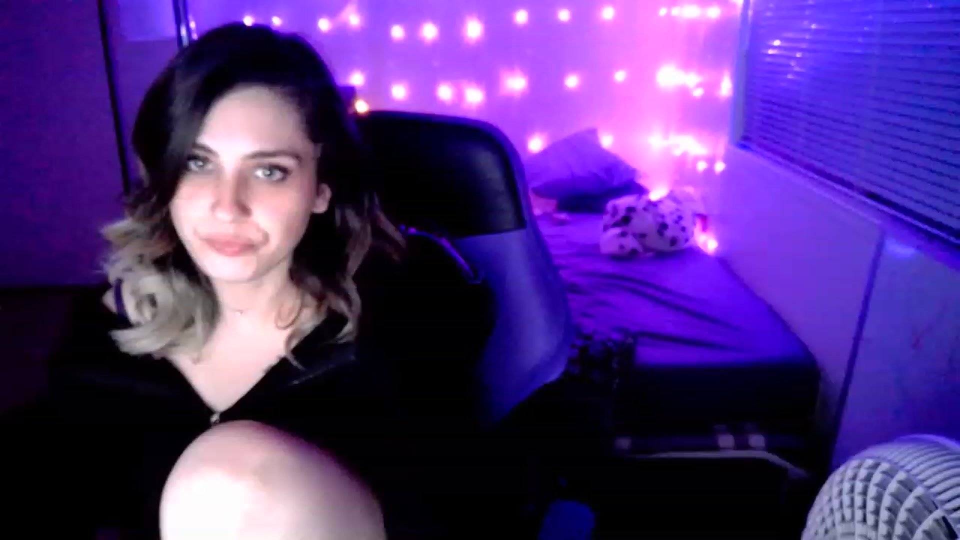 Gallery image thumbnail from MissDaliah's myfreecams stream on, 12/15/2022, 08:53 image 8 of 20
