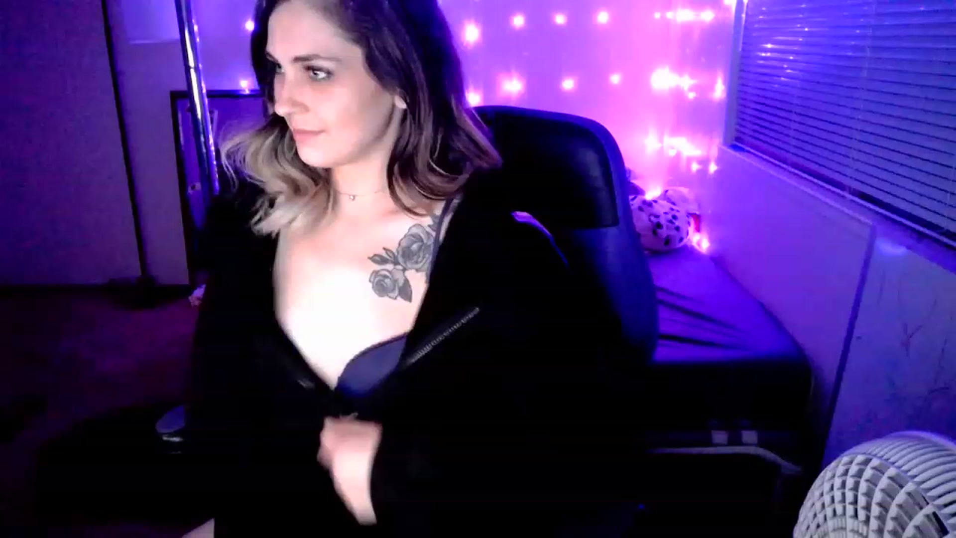 Gallery image thumbnail from MissDaliah's myfreecams stream on, 12/15/2022, 08:53 image 12 of 20