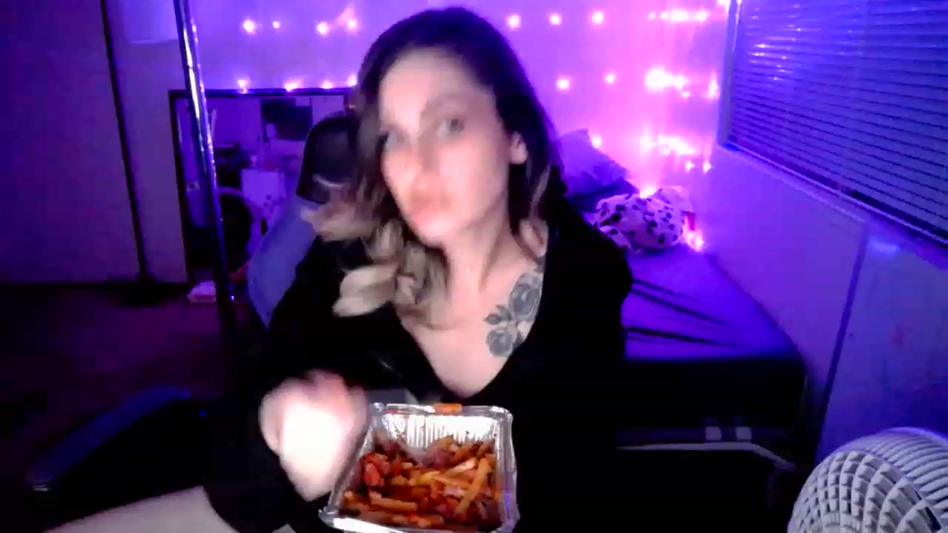Gallery image thumbnail from MissDaliah's myfreecams stream on, 12/15/2022, 08:53 image 7 of 20