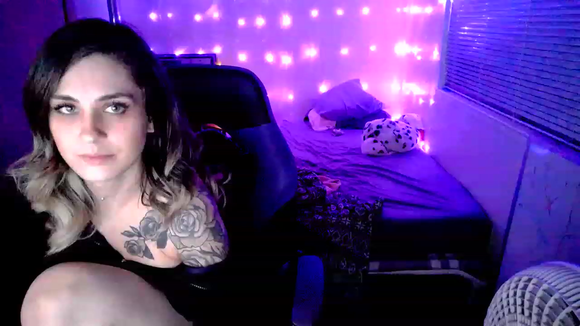 Gallery image thumbnail from MissDaliah's myfreecams stream on, 12/15/2022, 08:53 image 19 of 20