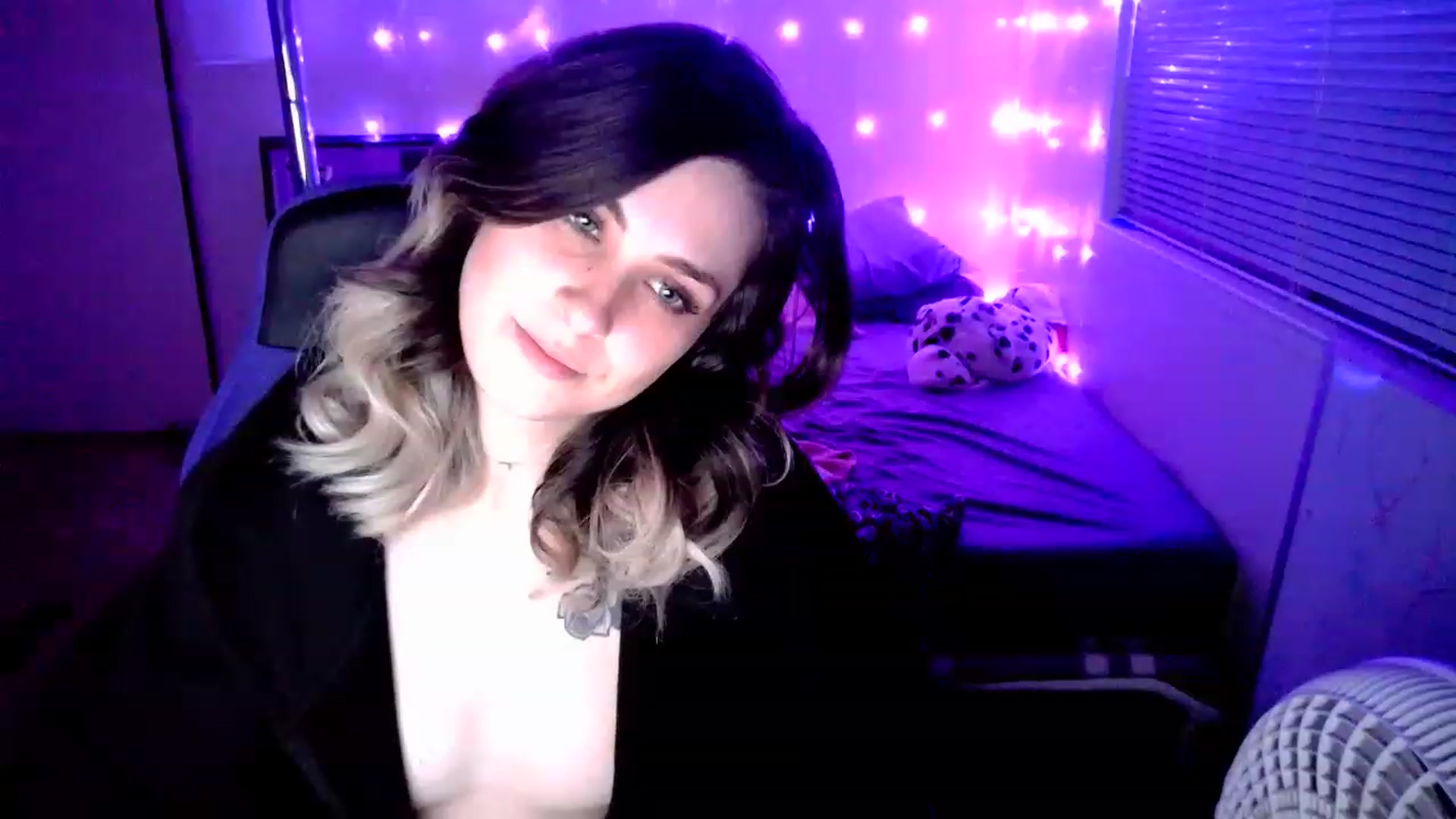 Gallery image thumbnail from MissDaliah's myfreecams stream on, 12/15/2022, 09:39 image 9 of 20