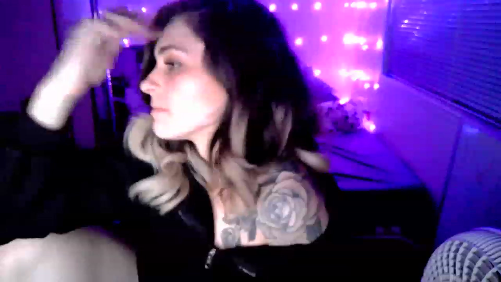 Gallery image thumbnail from MissDaliah's myfreecams stream on, 12/15/2022, 09:39 image 16 of 20