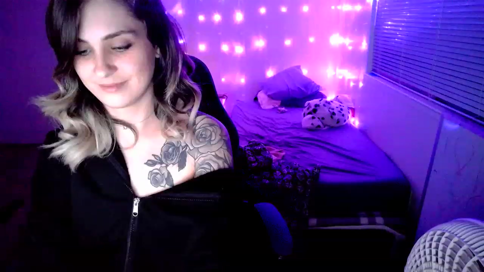 Gallery image thumbnail from MissDaliah's myfreecams stream on, 12/15/2022, 09:39 image 6 of 20