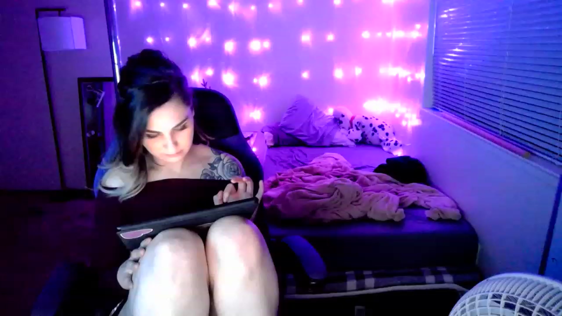 Gallery image thumbnail from MissDaliah's myfreecams stream on, 12/25/2022, 07:52 image 11 of 20