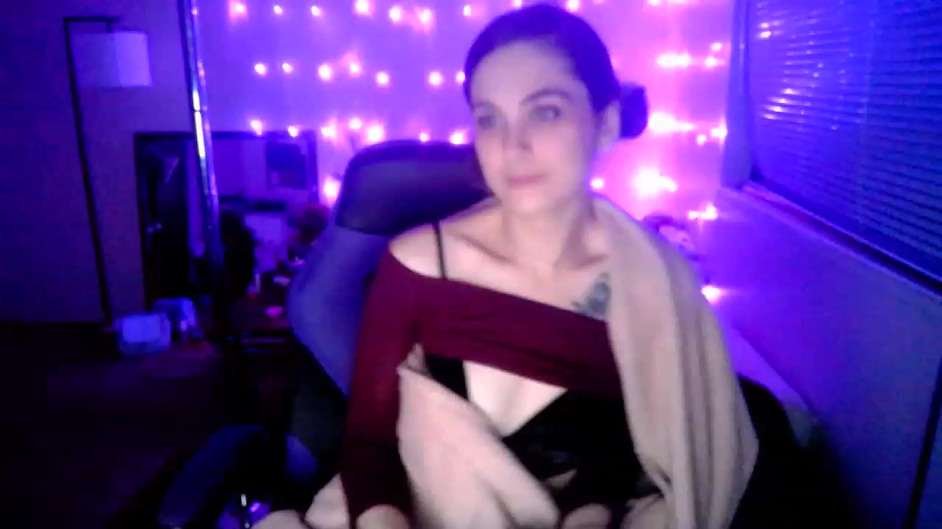 Gallery image thumbnail from MissDaliah's myfreecams stream on, 01/03/2023, 10:00 image 1 of 20