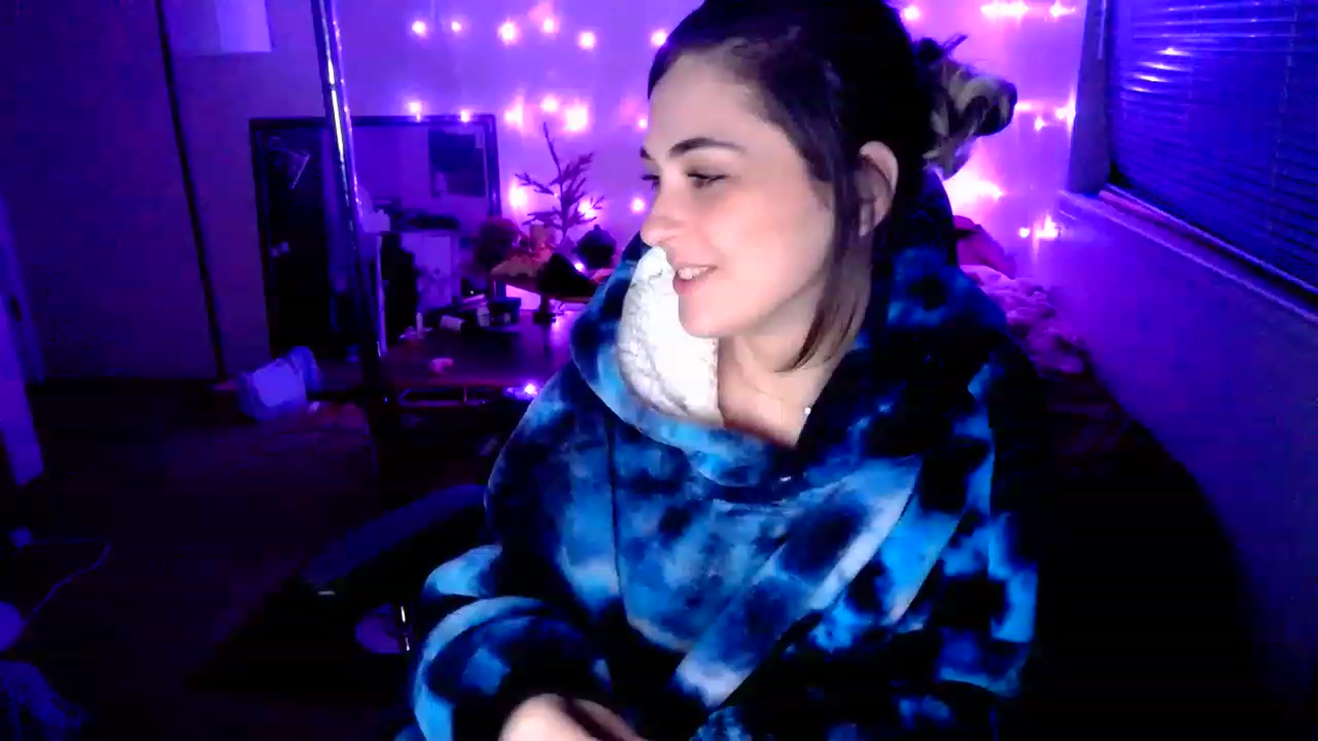 Gallery image thumbnail from MissDaliah's myfreecams stream on, 01/04/2023, 09:40 image 14 of 20