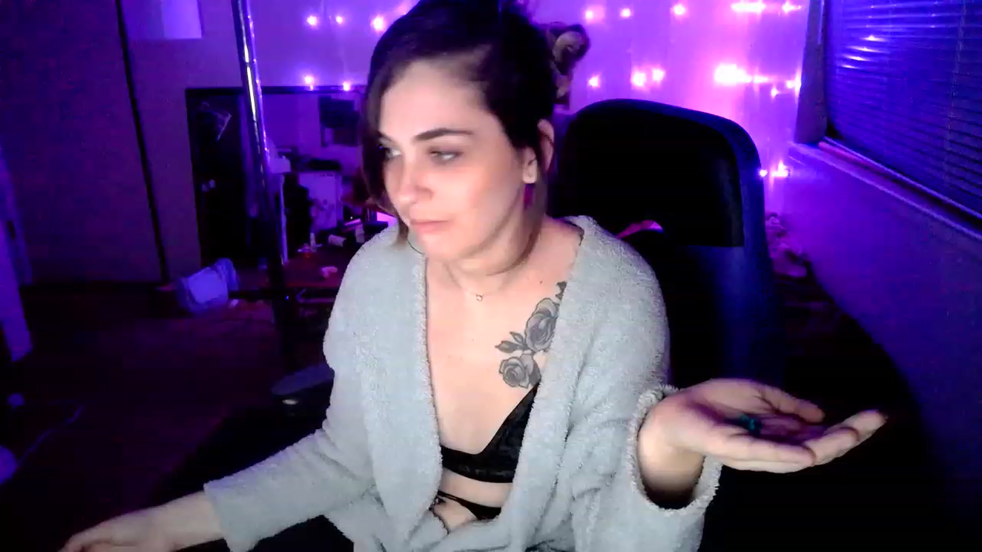 Gallery image thumbnail from MissDaliah's myfreecams stream on, 01/04/2023, 09:40 image 9 of 20