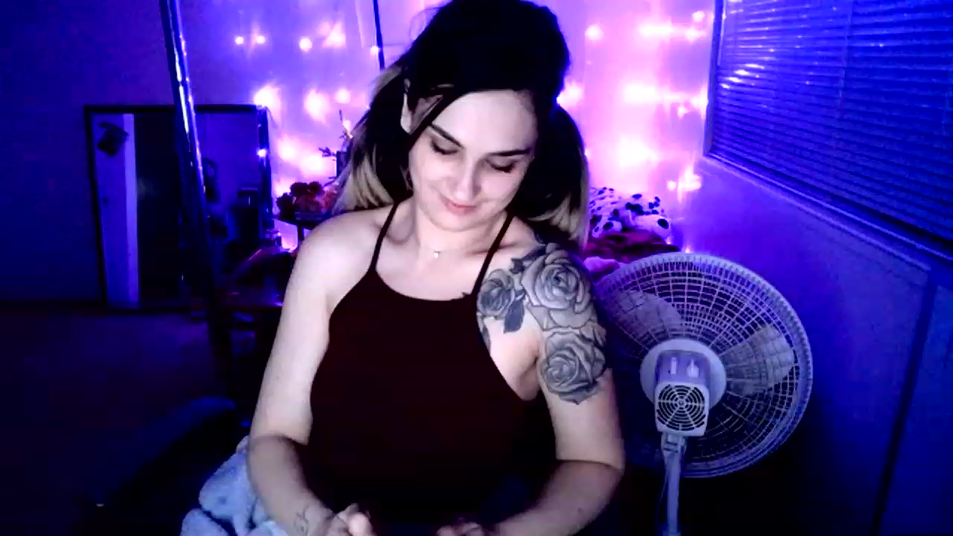 Gallery image thumbnail from MissDaliah's myfreecams stream on, 01/12/2023, 10:31 image 15 of 20