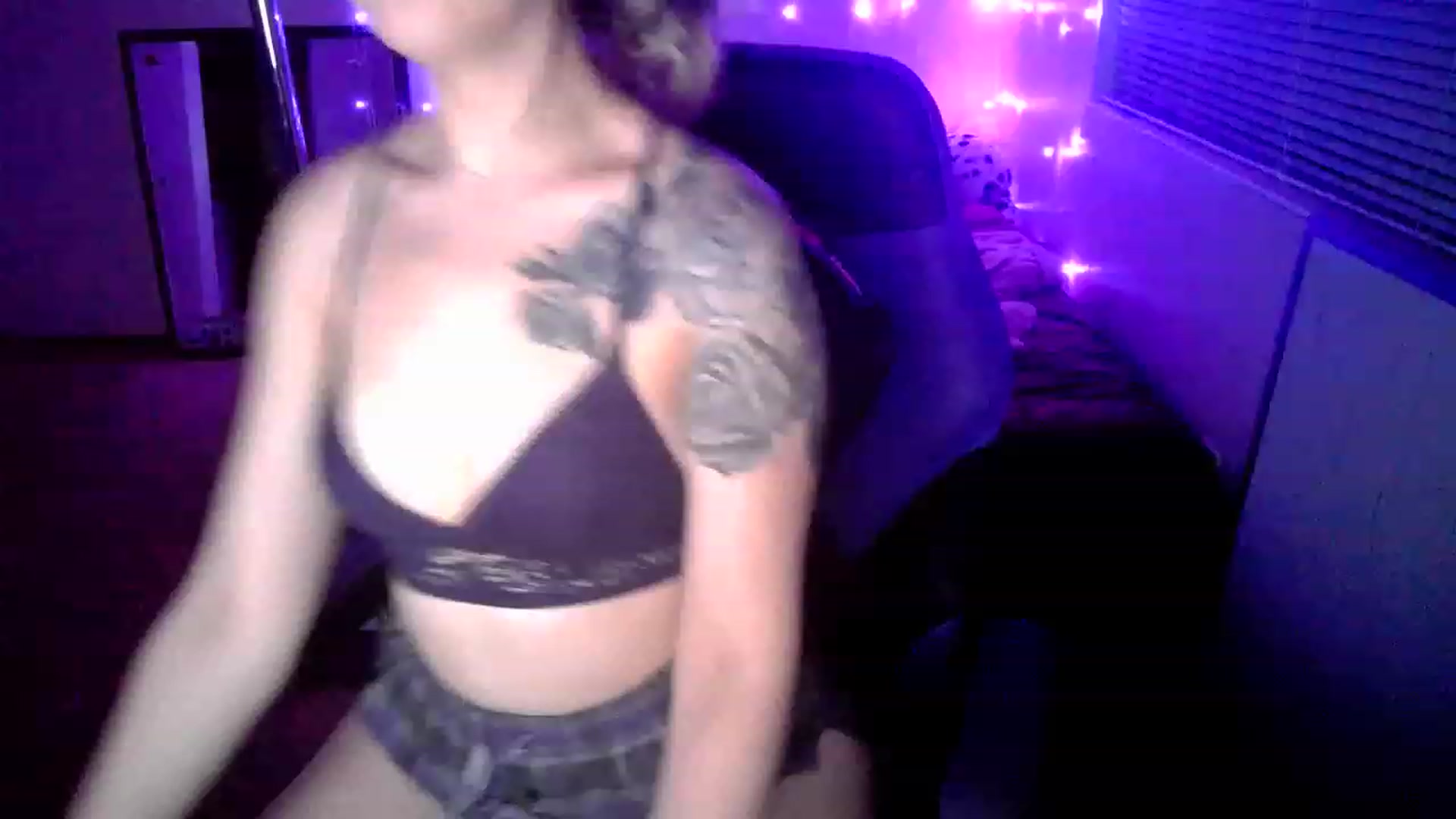 Gallery image thumbnail from MissDaliah's myfreecams stream on, 01/29/2023, 10:29 image 10 of 20
