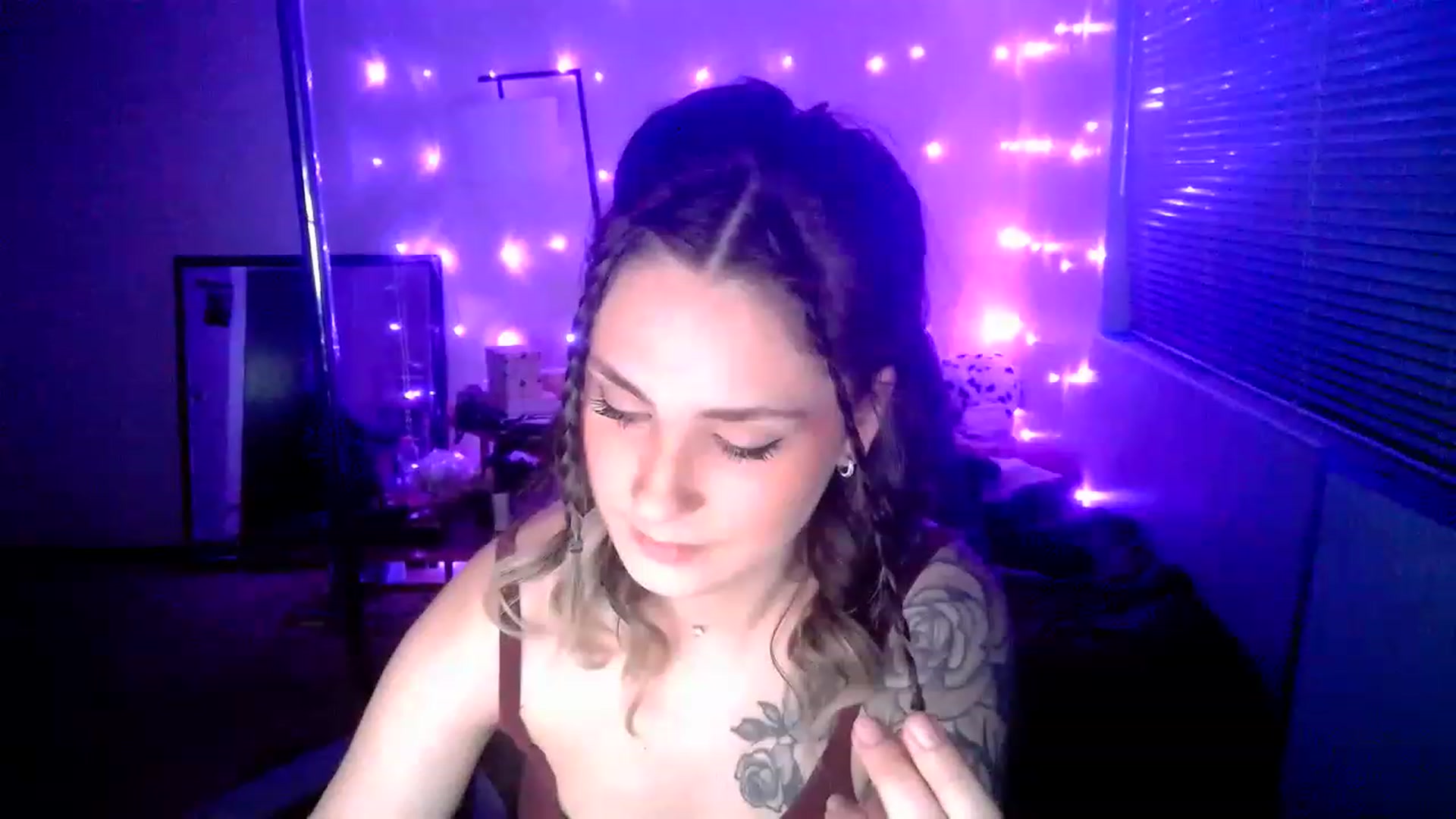 Gallery image thumbnail from MissDaliah's myfreecams stream on, 02/05/2023, 10:06 image 3 of 20