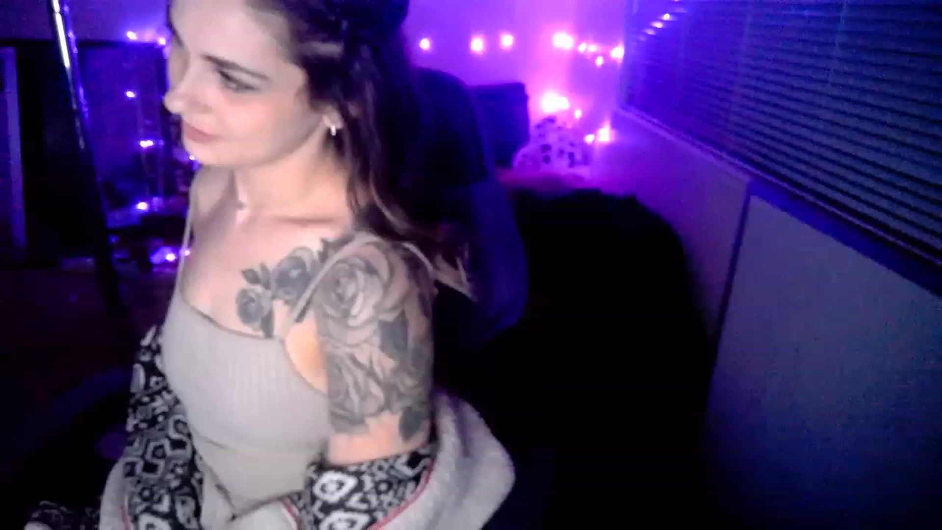 Gallery image thumbnail from MissDaliah's myfreecams stream on, 02/10/2023, 08:41 image 17 of 20