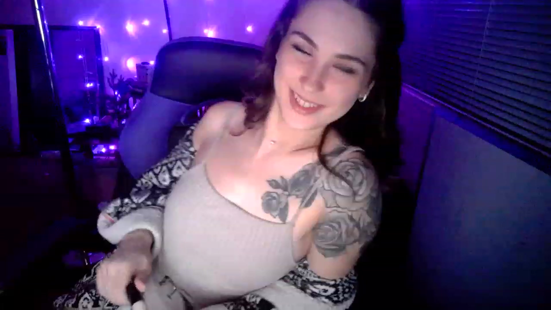 Gallery image thumbnail from MissDaliah's myfreecams stream on, 02/10/2023, 08:41 image 5 of 20