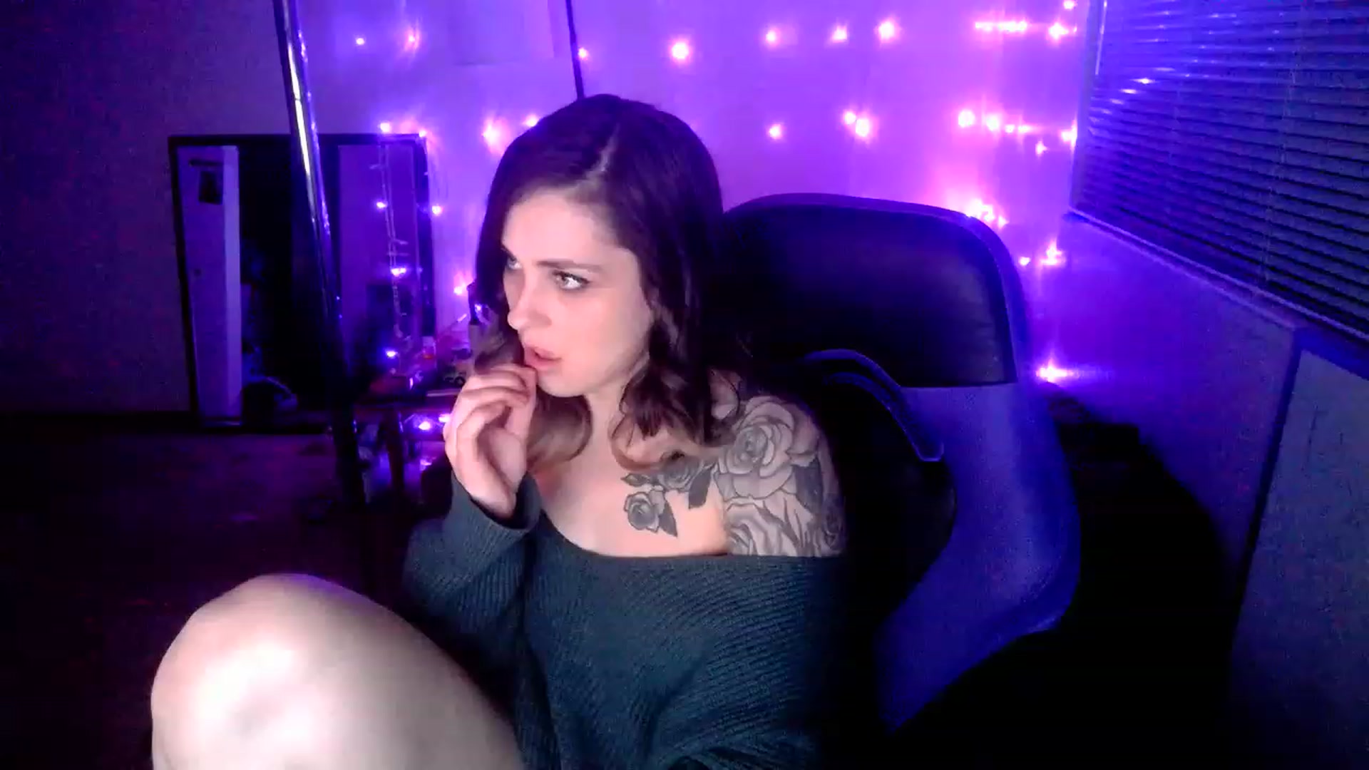 Gallery image thumbnail from MissDaliah's myfreecams stream on, 02/24/2023, 11:33 image 15 of 20