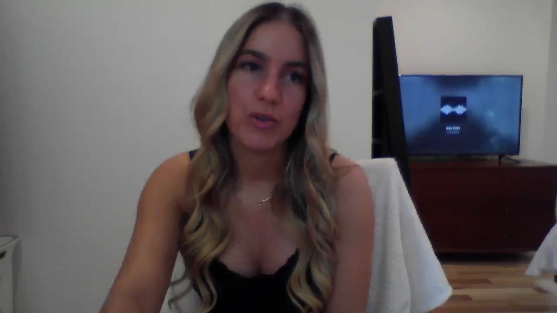 Gallery image thumbnail from MissDelphine's myfreecams stream on, 05/27/2025, 15:02 image 10 of 20