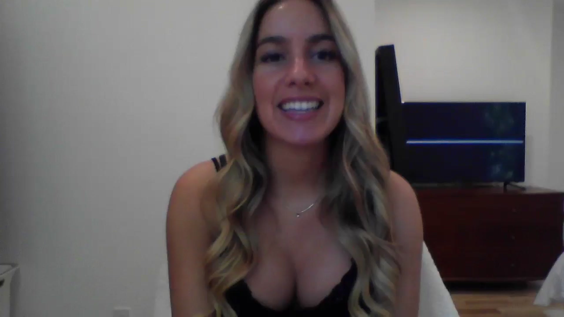 Gallery image thumbnail from MissDelphine's myfreecams stream on, 05/27/2025, 15:02 image 1 of 20
