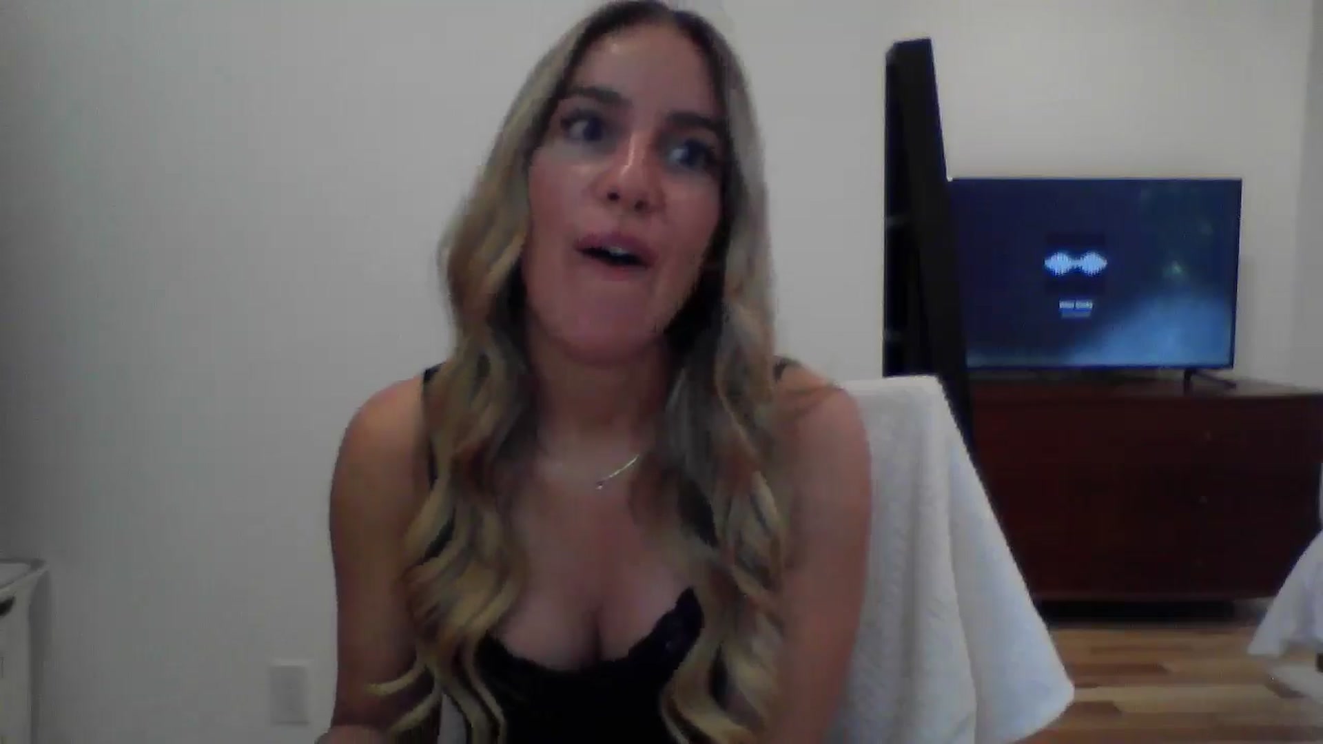 Gallery image thumbnail from MissDelphine's myfreecams stream on, 05/27/2025, 15:02 image 9 of 20