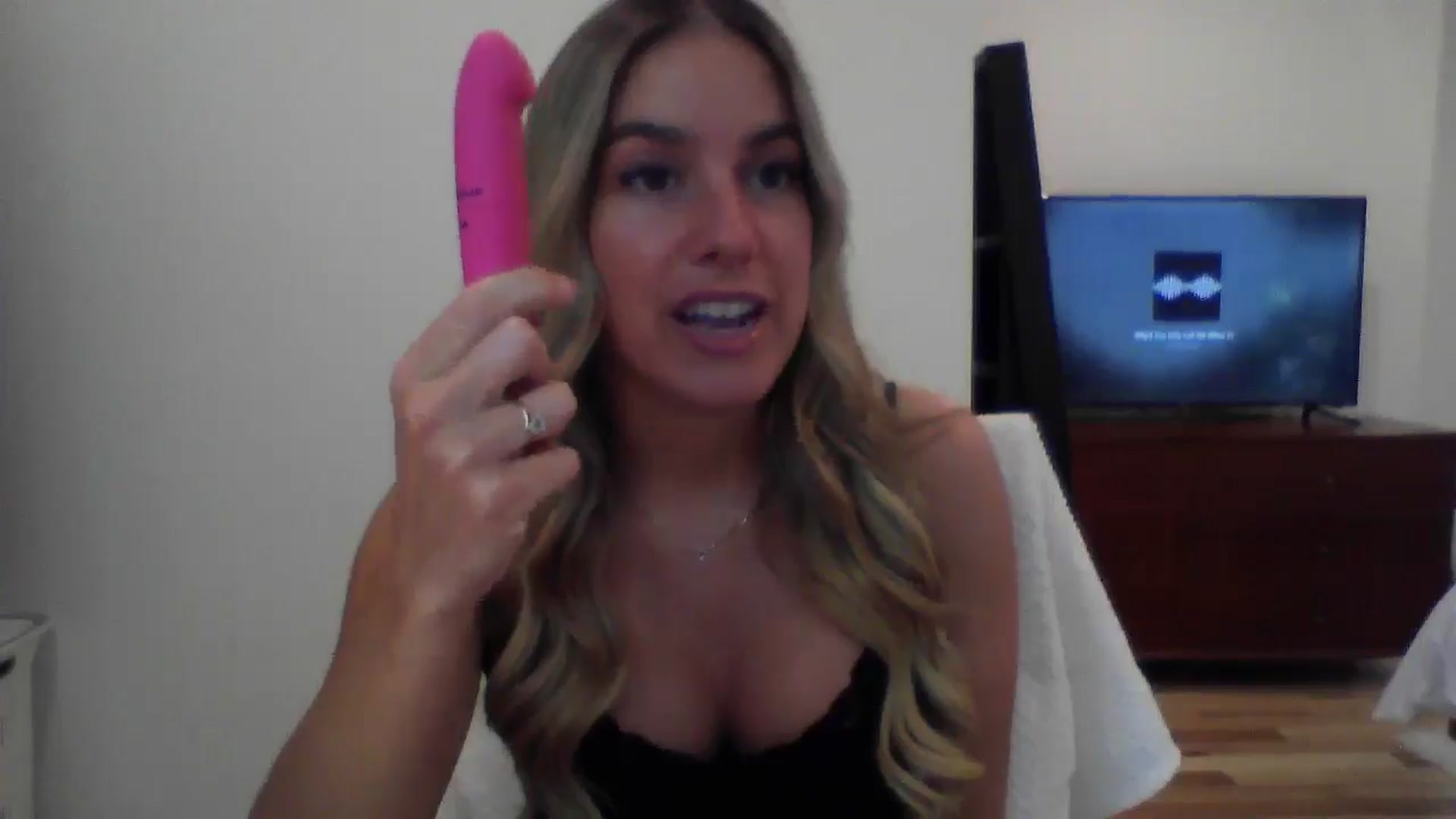 Gallery image thumbnail from MissDelphine's myfreecams stream on, 05/27/2025, 15:02 image 11 of 20
