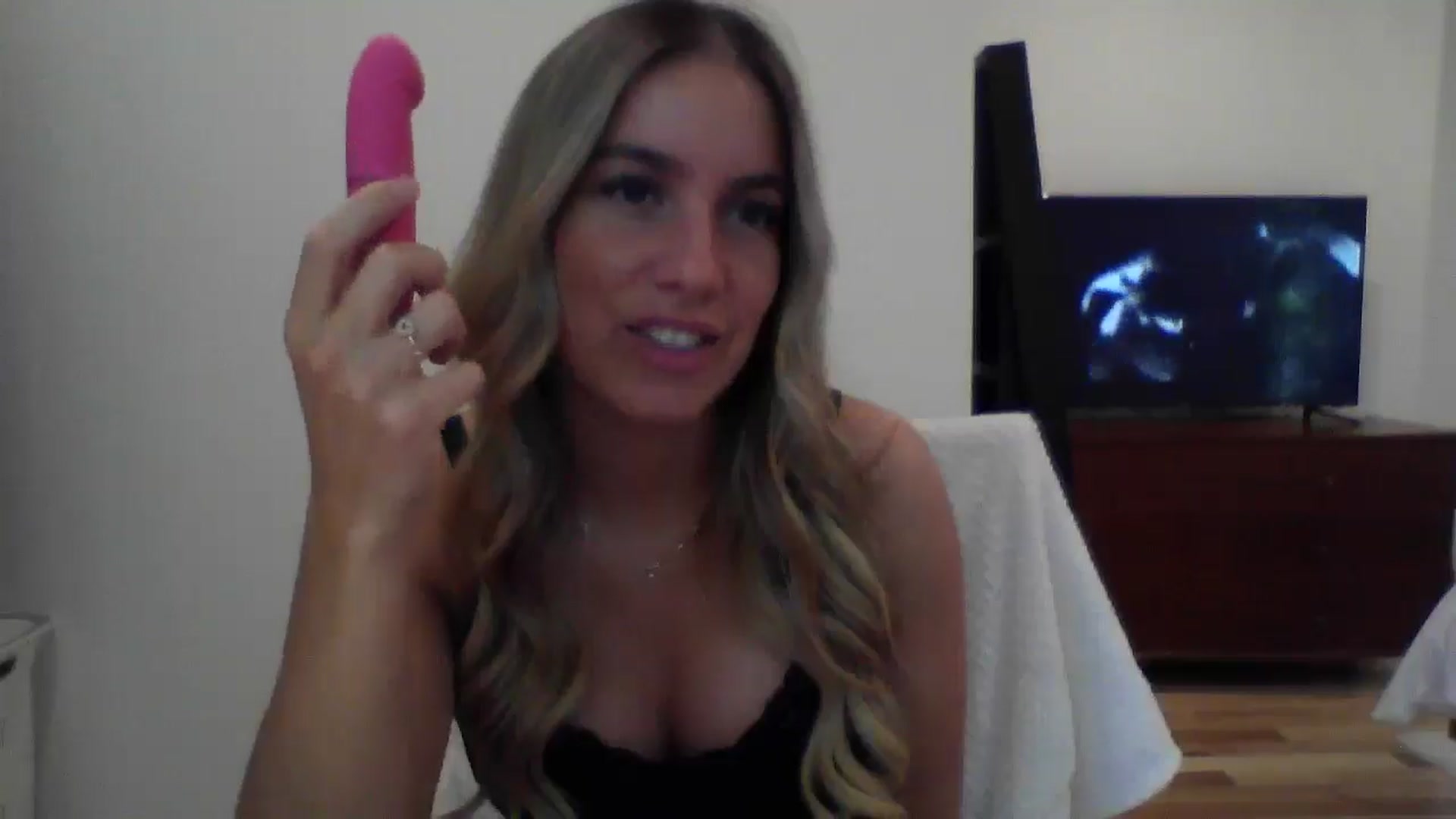 Gallery image thumbnail from MissDelphine's myfreecams stream on, 05/27/2025, 15:02 image 15 of 20