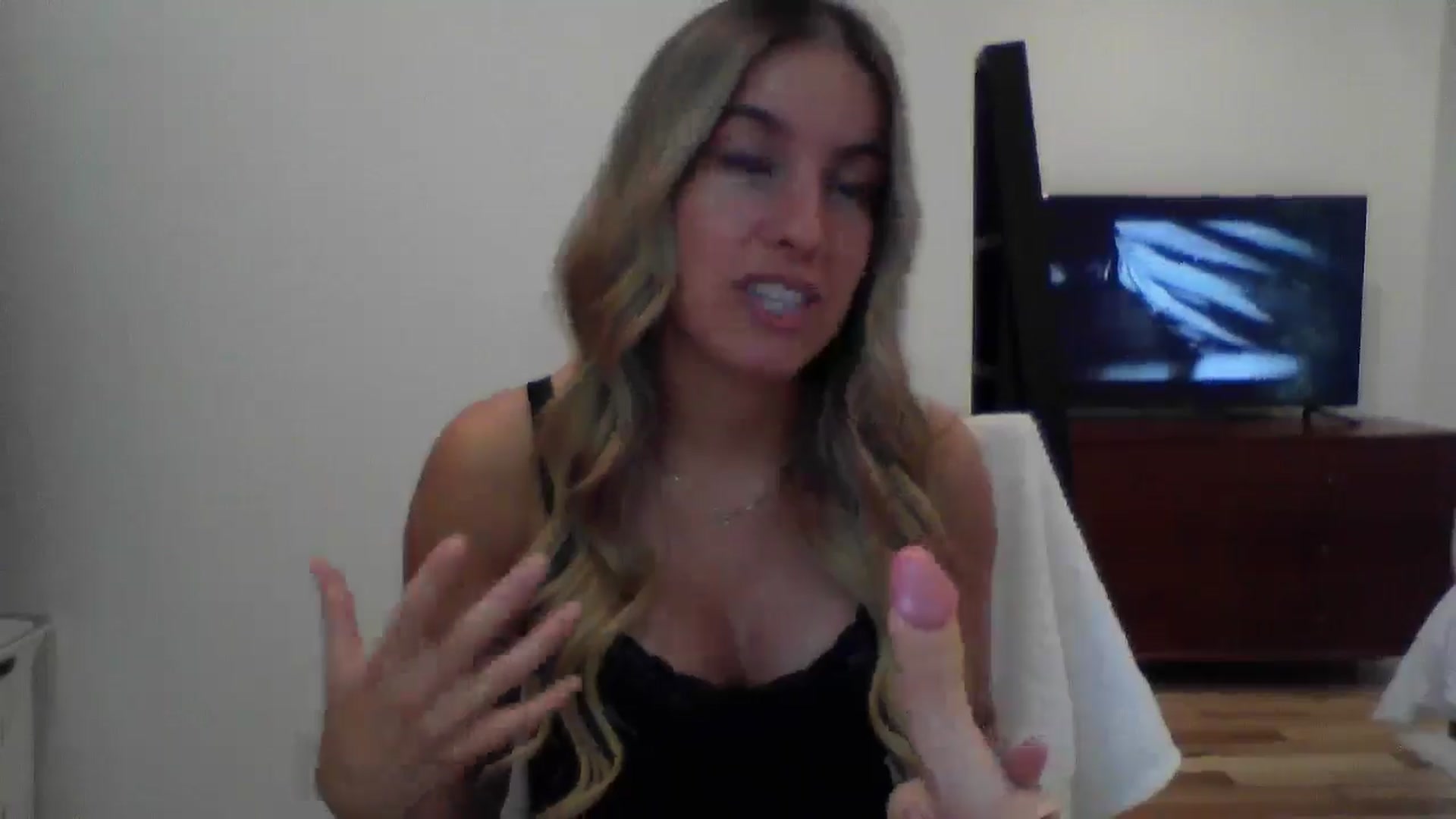 Gallery image thumbnail from MissDelphine's myfreecams stream on, 05/27/2025, 15:02 image 16 of 20