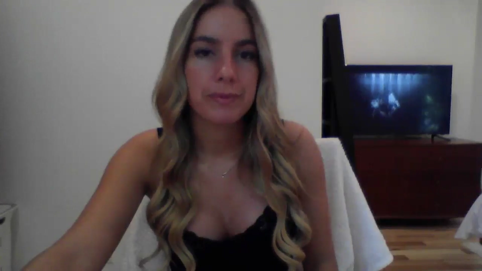 Gallery image thumbnail from MissDelphine's myfreecams stream on, 05/27/2025, 15:02 image 18 of 20
