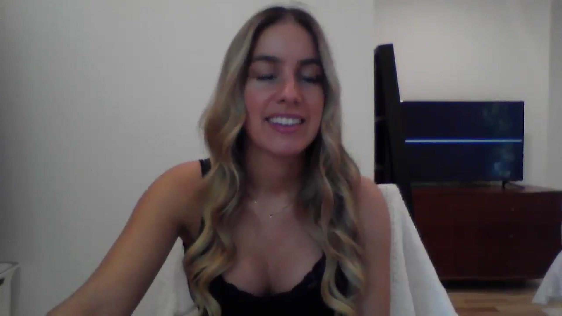 Gallery image thumbnail from MissDelphine's myfreecams stream on, 05/27/2025, 15:02 image 2 of 20