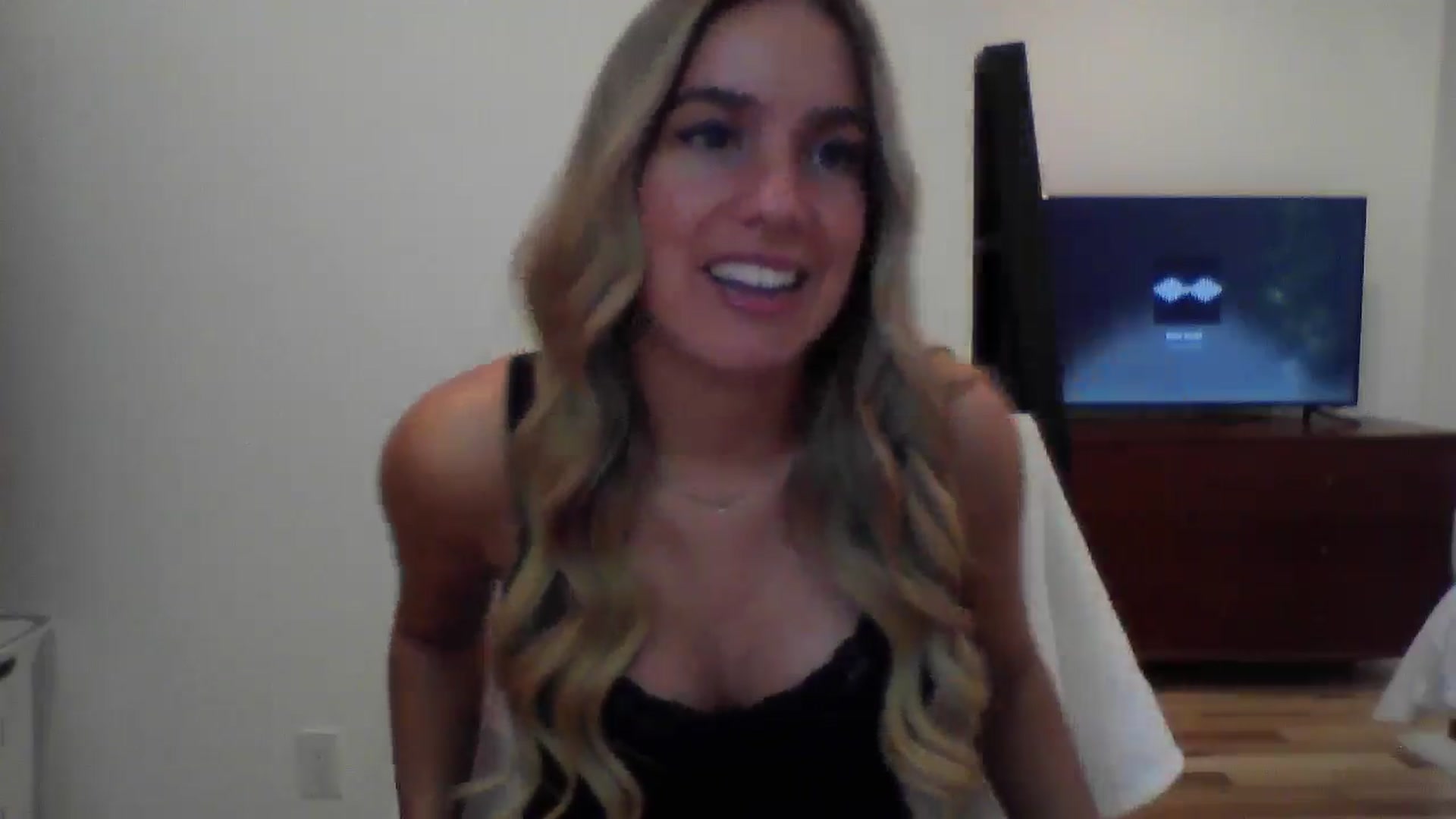 Gallery image thumbnail from MissDelphine's myfreecams stream on, 05/27/2025, 15:02 image 7 of 20