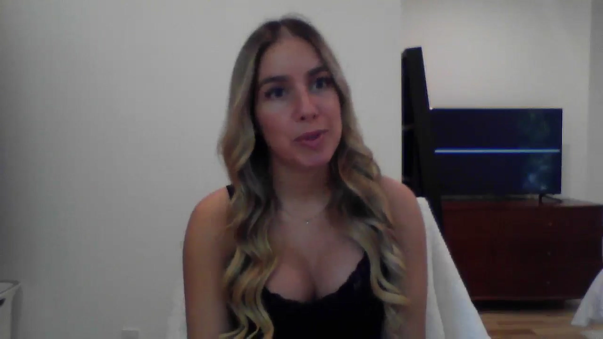 Gallery image thumbnail from MissDelphine's myfreecams stream on, 05/27/2025, 15:02 image 3 of 20