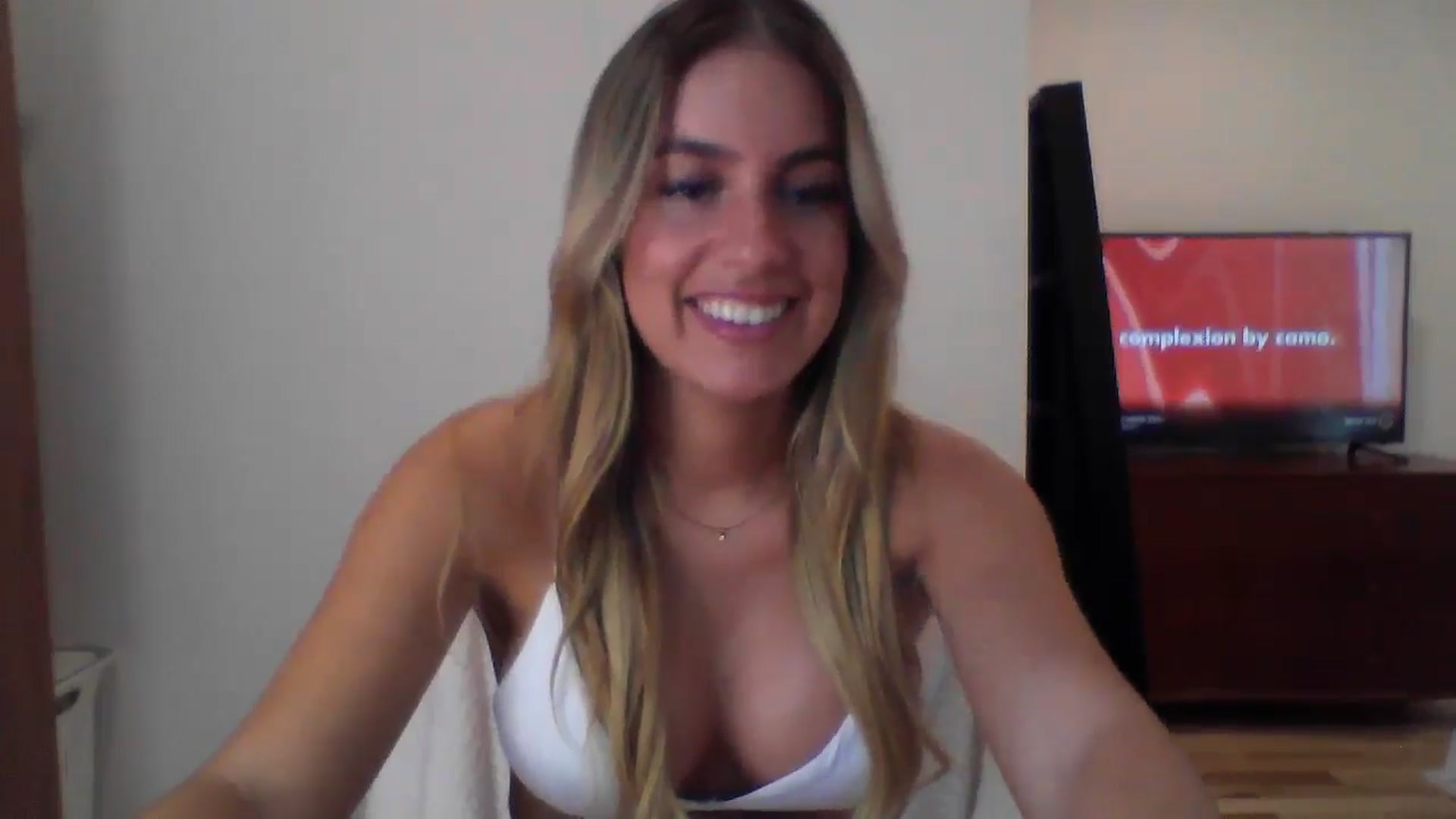 Gallery image thumbnail from MissDelphine's myfreecams stream on, 05/28/2025, 17:23 image 16 of 20
