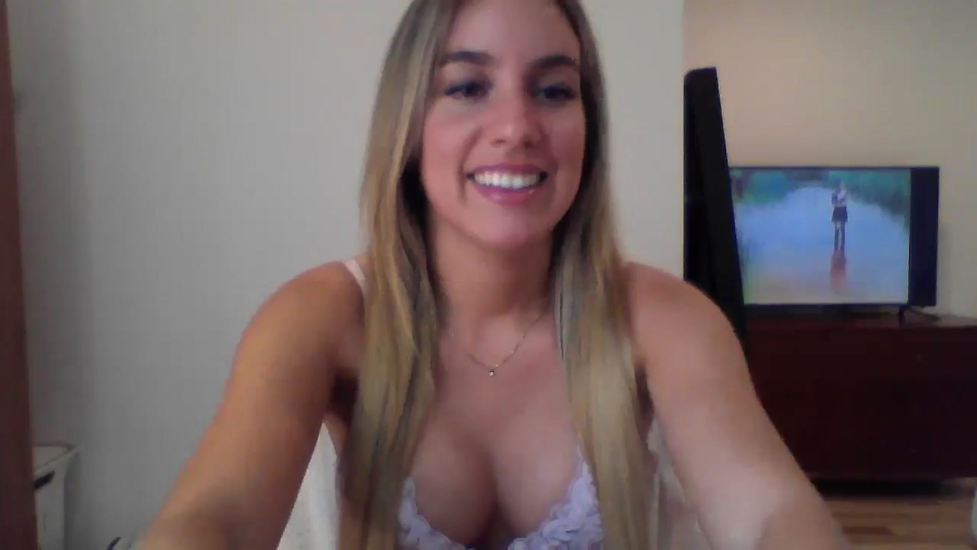 Gallery image thumbnail from MissDelphine's myfreecams stream on, 06/02/2025, 16:43 image 5 of 20